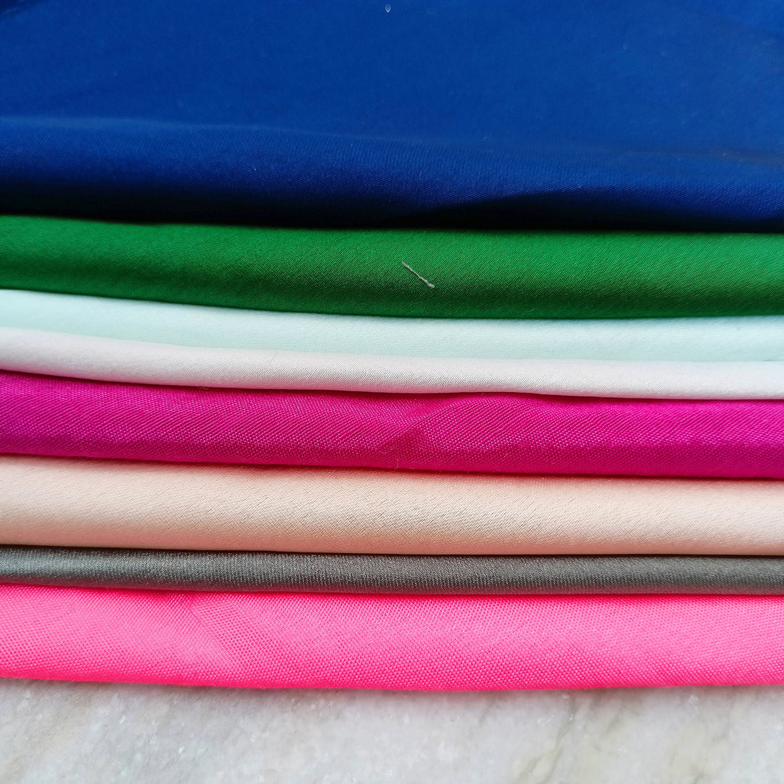 Silk Scraps Fat quarter bundle, Fat Quarters Scraps, Quilting Fabric, Craft Fabric Scraps, Fabric Scrap, Satin Silk Scraps, Scraps Fabric Grab Bag, Scraps Georgette Fabrics Kantha fabrics,